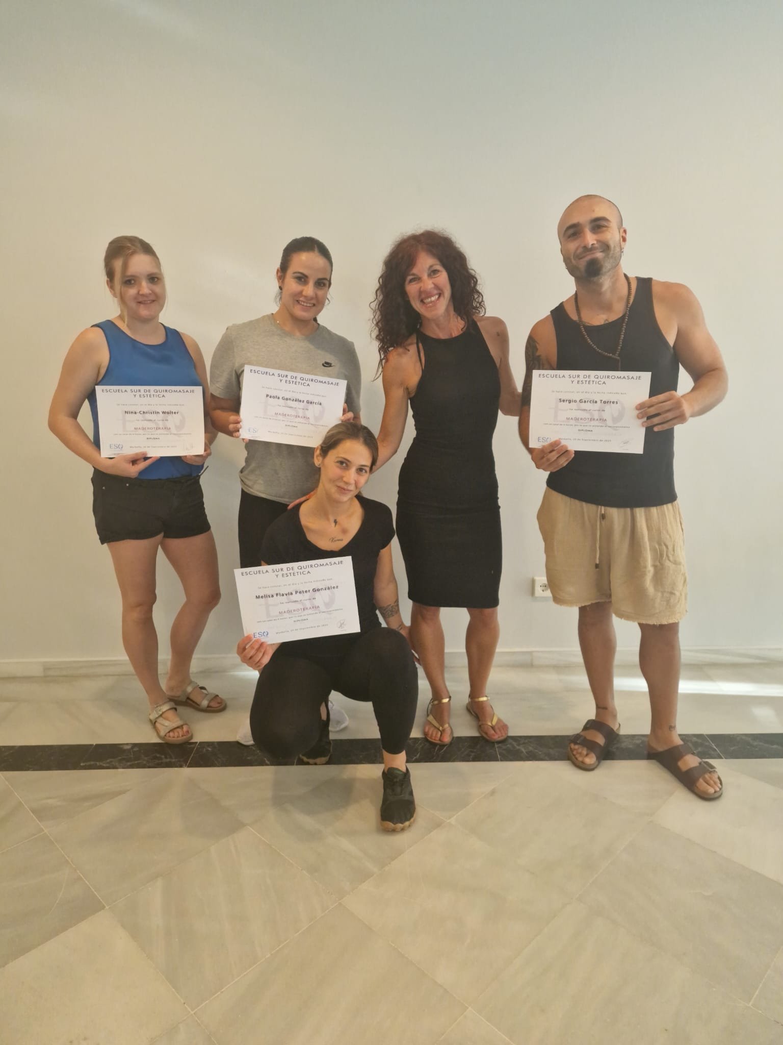 Graduación grupal de madroterapia con Patricia en la Escuela Sur de Quiromasaje y Estética (ESQ)